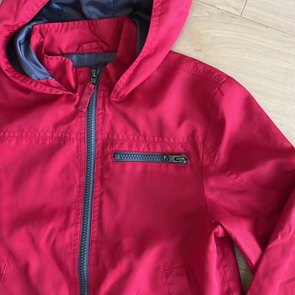 BOYS LINED RED HOODED JACKET WINDBREAKER RAISED COLLAR SZ S (4-5)